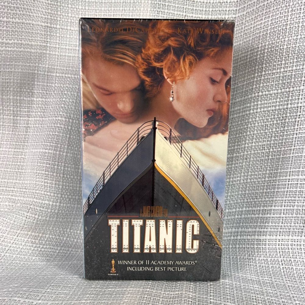 New Vintage Titanic VHS Movie 1998 Digitally Mastered Leonardo DiCaprio